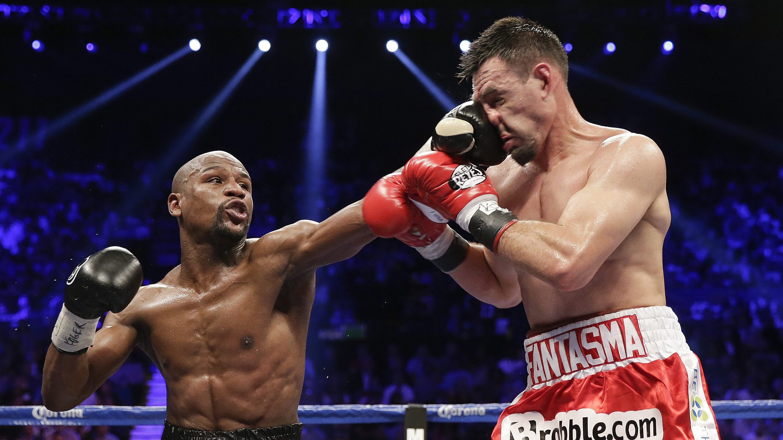 “尼古拉斯·桑特基的远射与精准控制，成就阿根廷美洲狮队的攻守平衡”